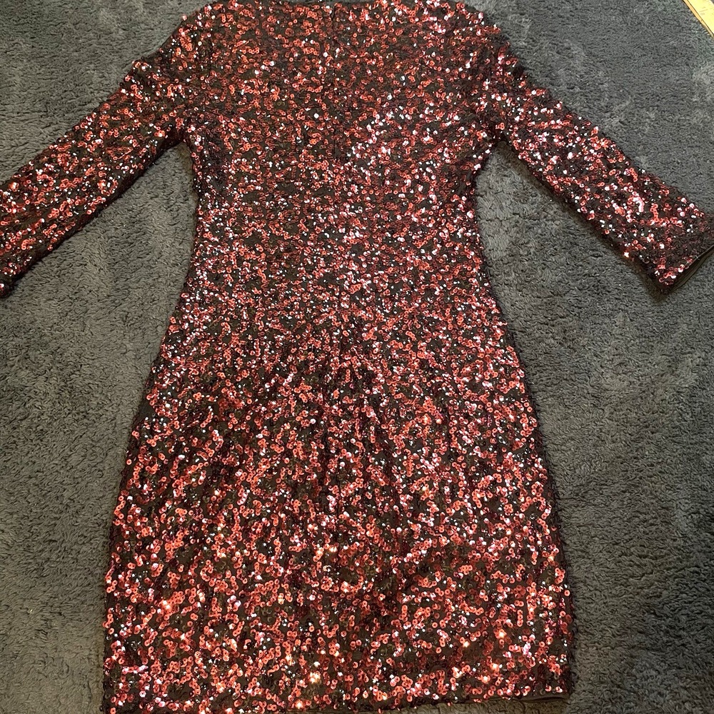 Express Women‎ Burgundy Black Sequin V-Neck Sheath Cocktail Mini Dress Size 2 - Picture 3 of 9